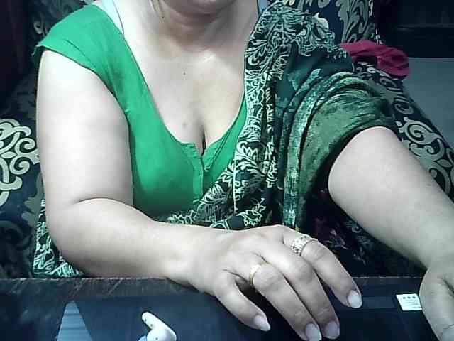 Indianbhabhimilf40 webcam