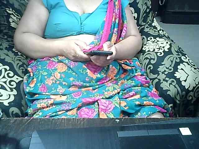 Indianbhabhimilf40 webcam