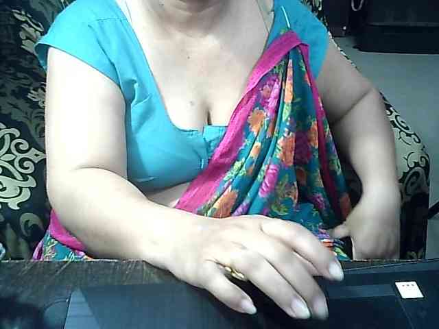 Model: Indianbhabhimilf40