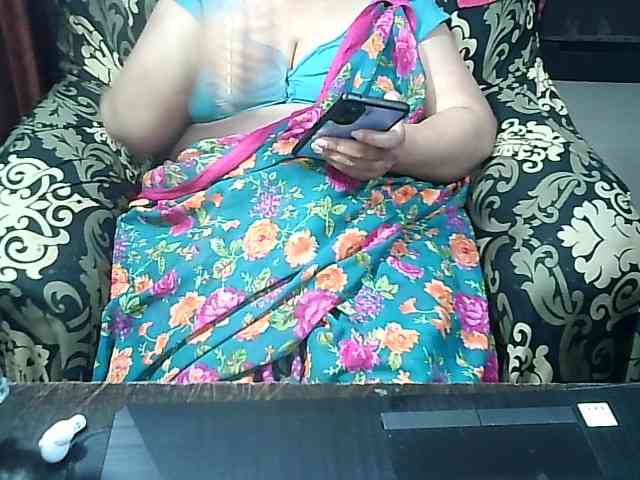 Indianbhabhimilf40 webcam