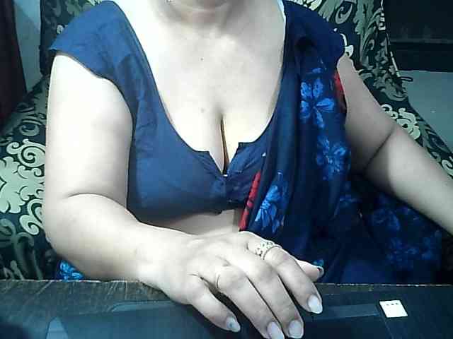 Indianbhabhimilf40 webcam