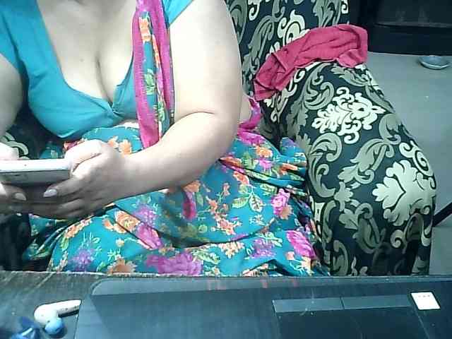 Indianbhabhimilf40 webcam