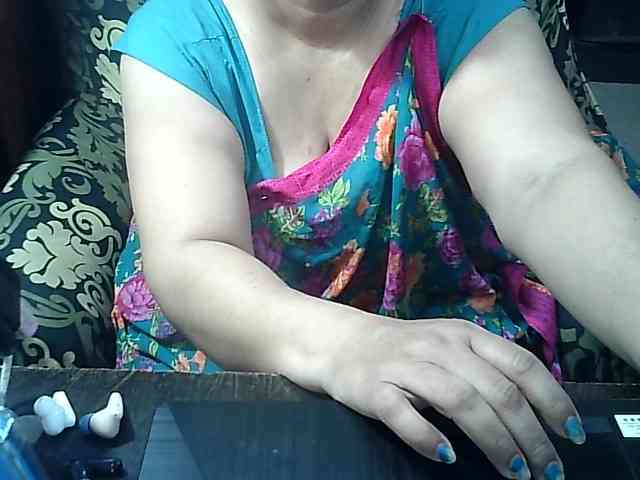 Indianbhabhimilf40 webcam
