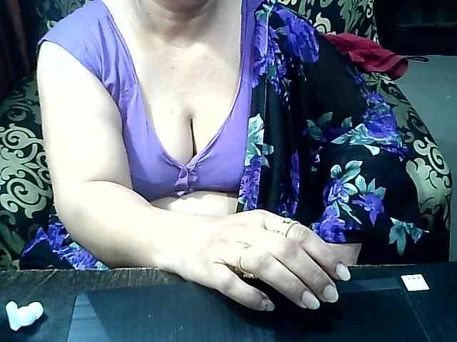 Indianbhabhimilf40 webcam