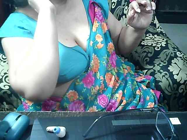 Indianbhabhimilf40 webcam