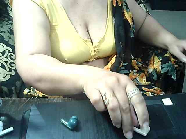 Indianbhabhimilf40 webcam