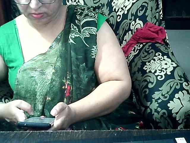 Indianbhabhimilf40 webcam