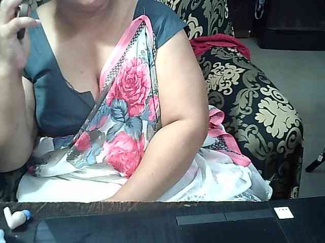 Indianbhabhimilf40 webcam