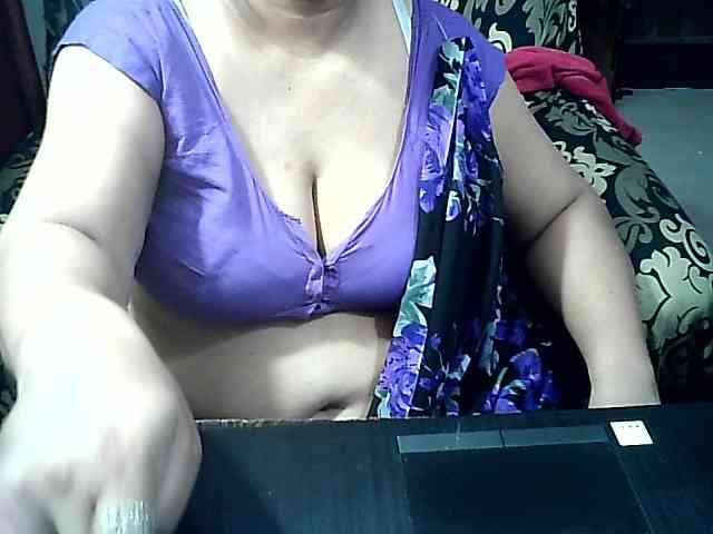 Indianbhabhimilf40 webcam
