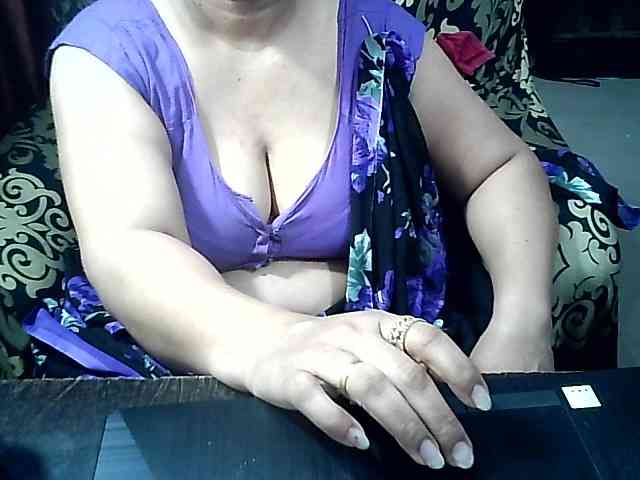 Indianbhabhimilf40 webcam