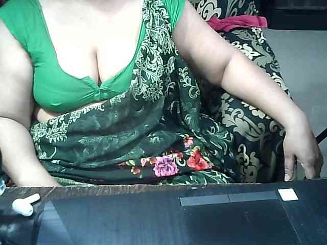 Indianbhabhimilf40 webcam