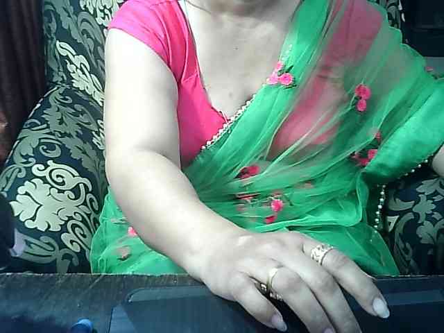 Indianbhabhimilf40 webcam