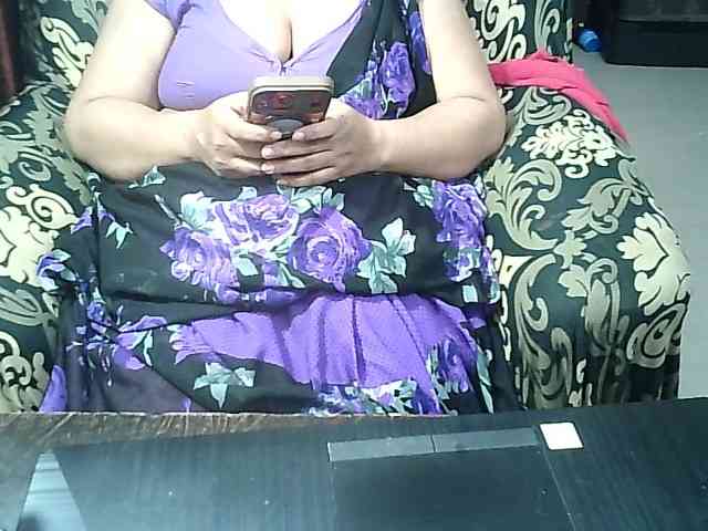 Indianbhabhimilf40 webcam