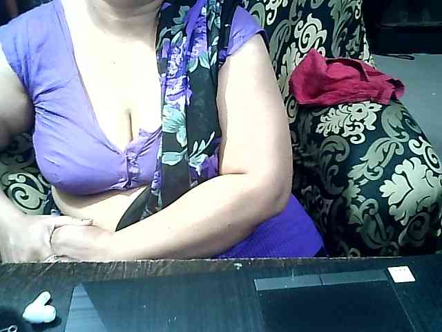 Indianbhabhimilf40 webcam