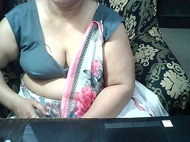 Indianbhabhimilf40 webcam