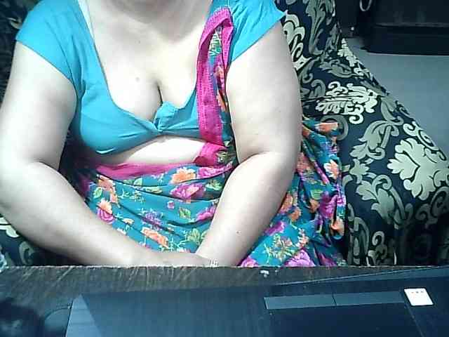 Model: Indianbhabhimilf40
