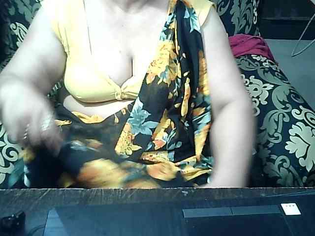 Indianbhabhimilf40 webcam
