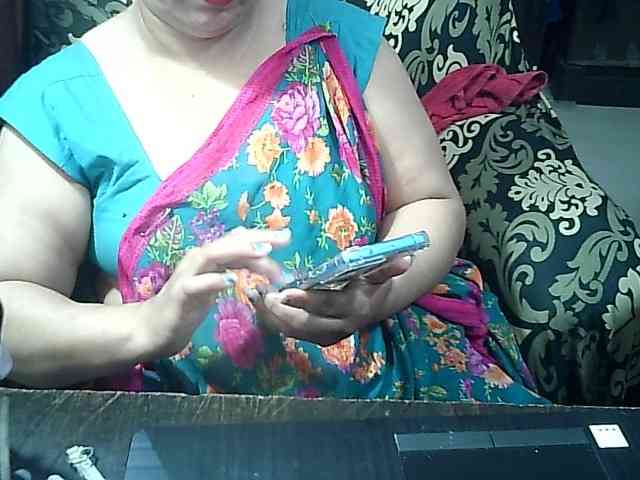 Indianbhabhimilf40 webcam