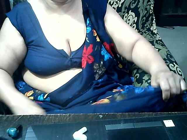 Indianbhabhimilf40 webcam