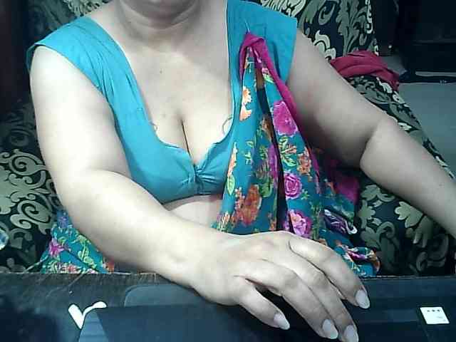 Indianbhabhimilf40 webcam