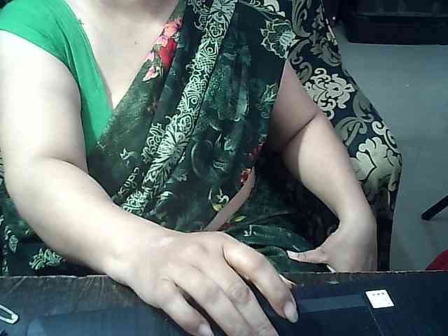 Indianbhabhimilf40 webcam