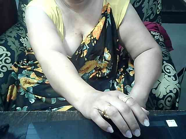 Indianbhabhimilf40 webcam