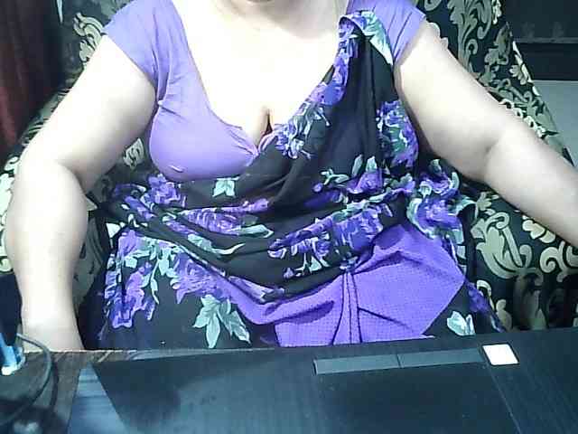 Indianbhabhimilf40 webcam