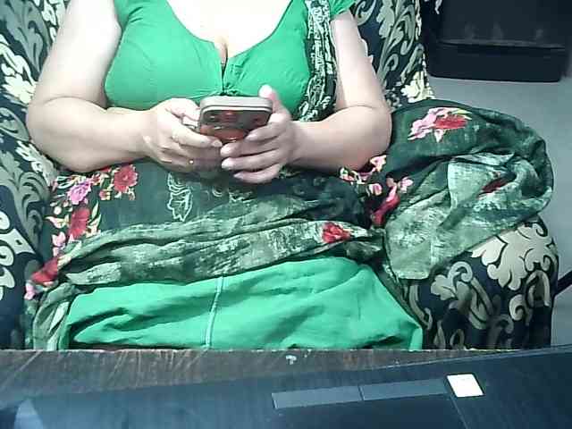 Indianbhabhimilf40 webcam