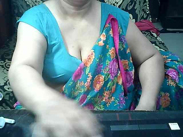 Indianbhabhimilf40 webcam