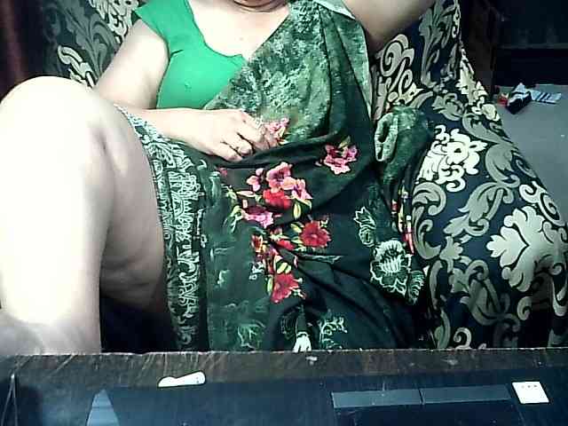 Indianbhabhimilf40 webcam
