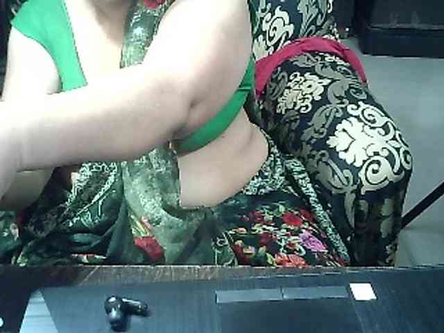 Indianbhabhimilf40 webcam