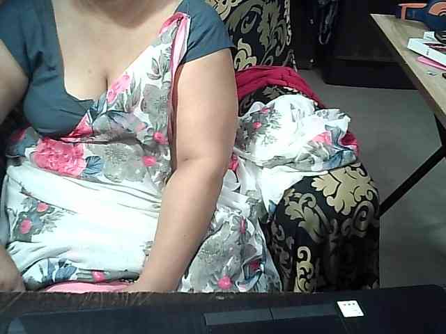 Indianbhabhimilf40 webcam