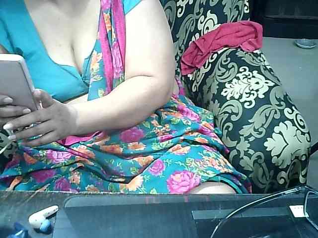Indianbhabhimilf40 webcam