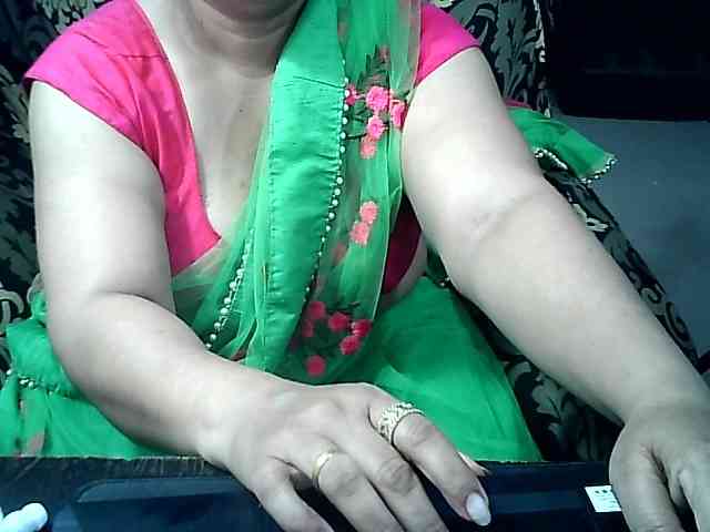 Indianbhabhimilf40 webcam
