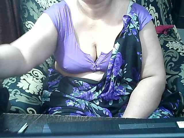 Indianbhabhimilf40 webcam