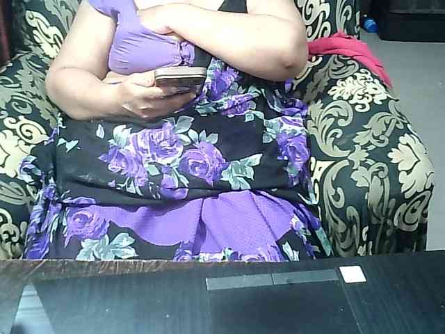 Indianbhabhimilf40 webcam