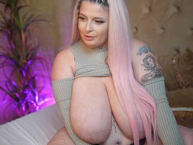 TiffanyTaboo live cam on BongaCams