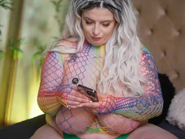 TiffanyTaboo live cam on BongaCams