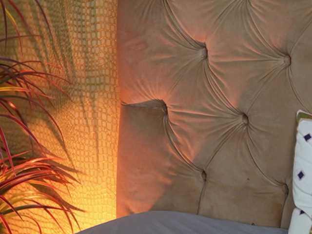 TiffanyTaboo live cam preview