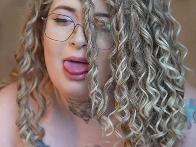 TiffanyTaboo live cam on BongaCams