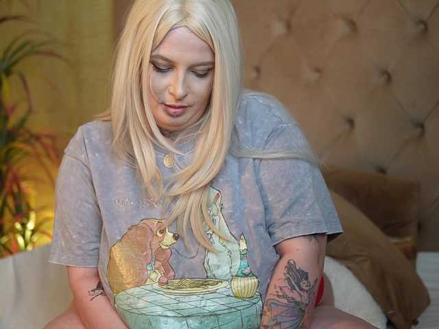 TiffanyTaboo live cam on BongaCams