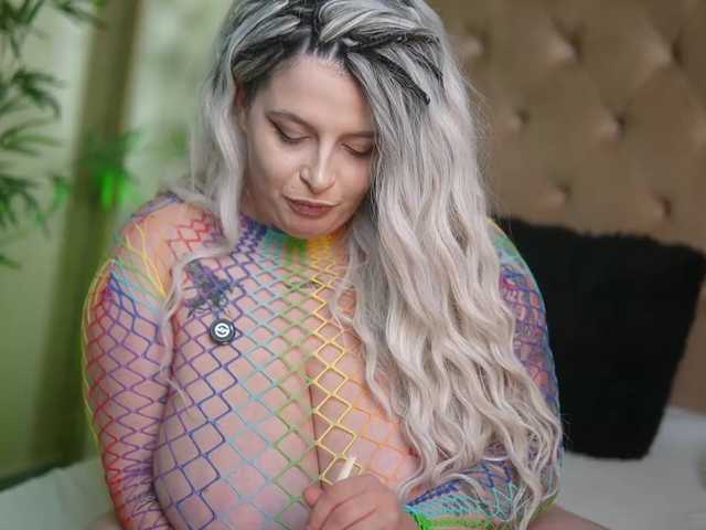 TiffanyTaboo live cam preview