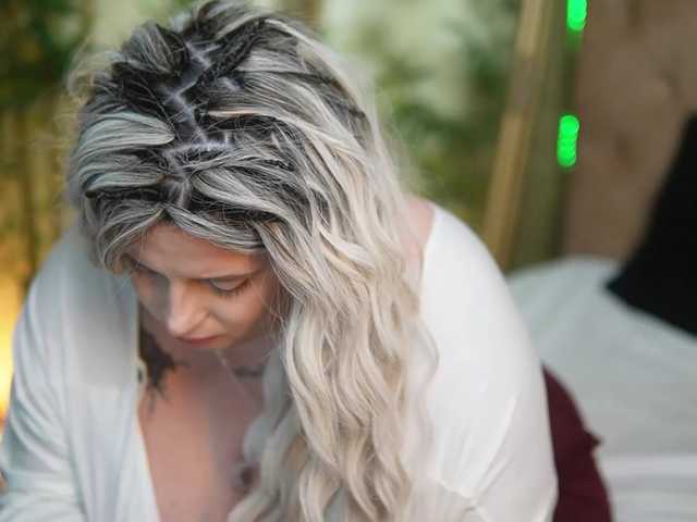 TiffanyTaboo live cam on BongaCams