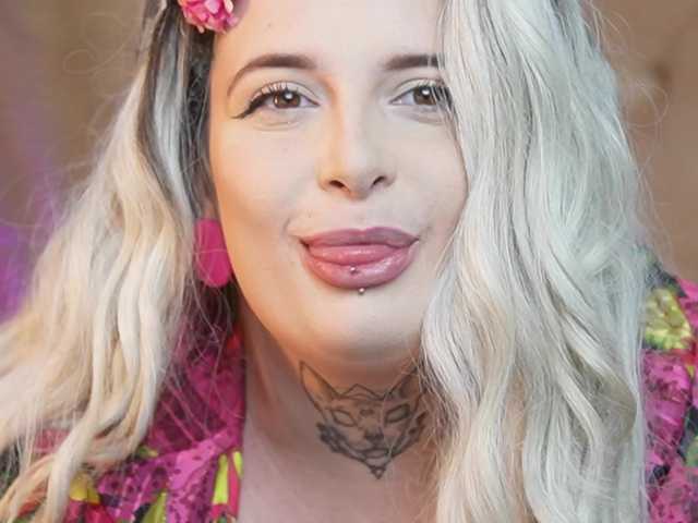 TiffanyTaboo live cam on BongaCams