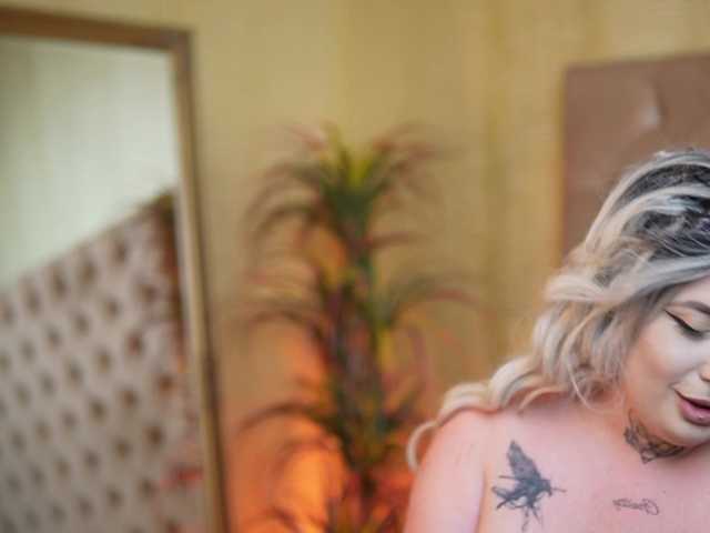TiffanyTaboo live cam on BongaCams