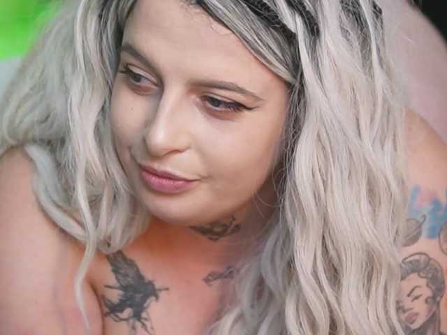 TiffanyTaboo live cam preview