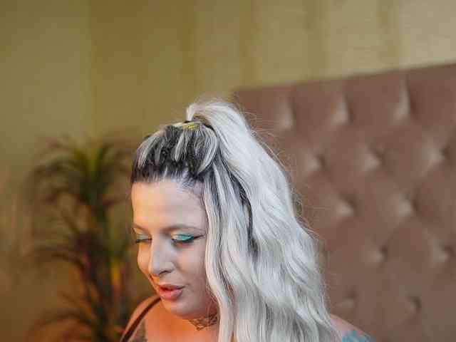 TiffanyTaboo webcam