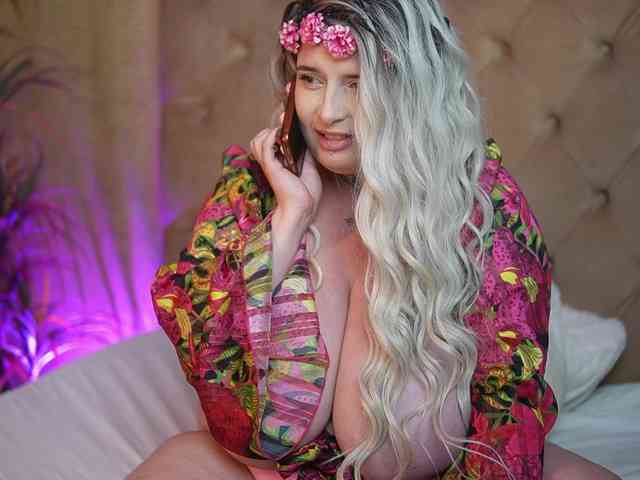 TiffanyTaboo webcam