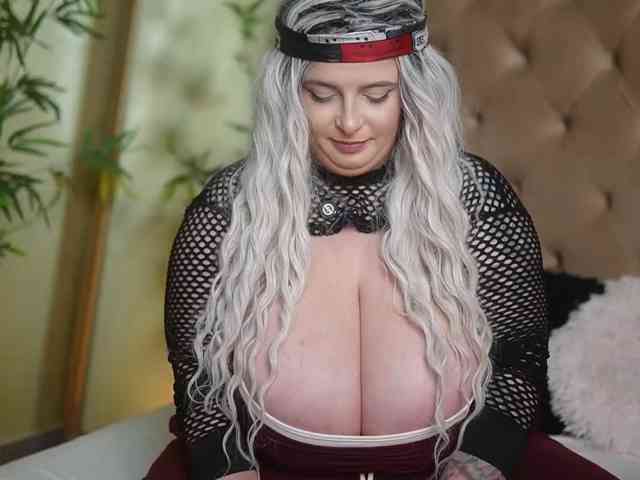 TiffanyTaboo webcam