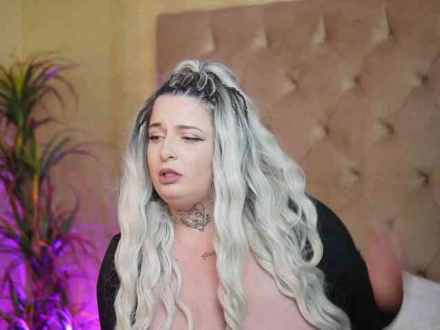 TiffanyTaboo webcam